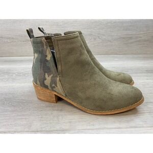 Boutique by Corkys Women's Olive Green Camo Suede Ankle Boots 9 Casual Shoes